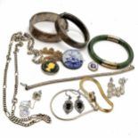 Qty of silver jewellery inc 2 bangles (1 has dents), 78cm neckchain, 2 bracelets, stone set earrings