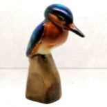 Royal Doulton figure of a Kingfisher, slight chip to base and the beak tip. 10.5 cms high