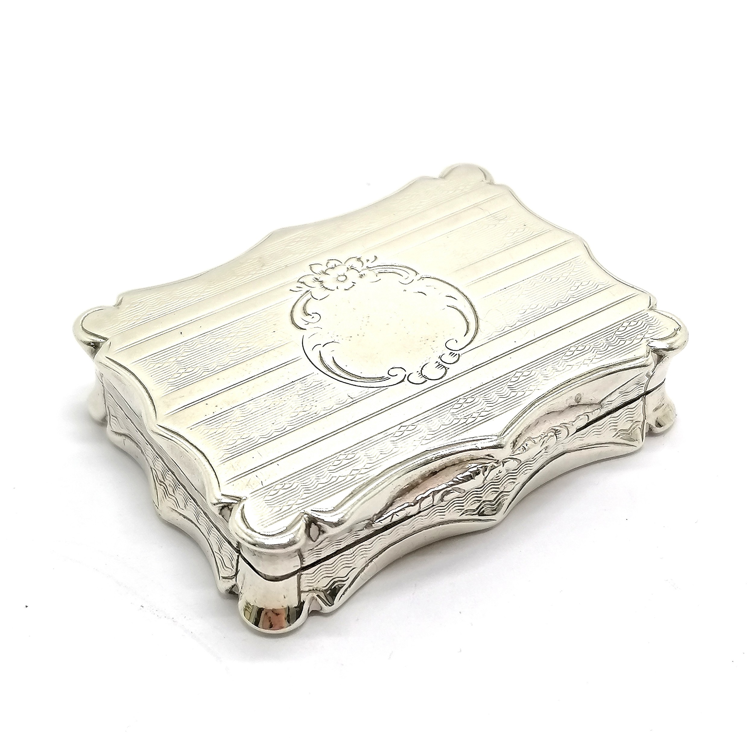 1850 Victorian silver snuff box with gilt interior by Nathaniel Mills - 4.2cm x 3.2cm & 24g total