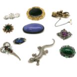 Qty of brooches inc antique, Victorian glass fronted (4.5cm), unmarked silver and malachite,