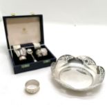 Mappin & Webb silver plated cased christening set t/w silver napkin ring (12.9g) & silver plated
