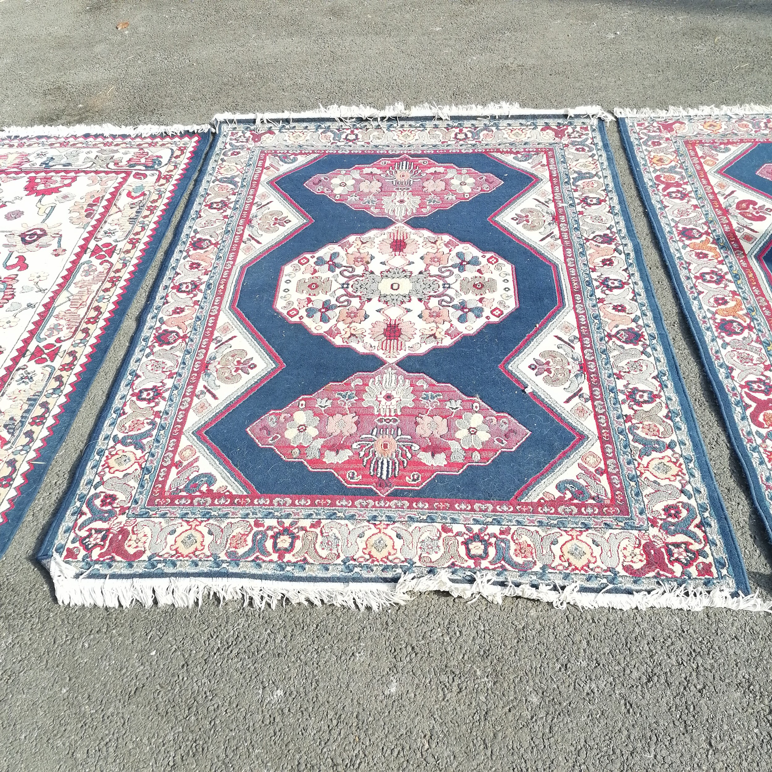 3 x blue ground carpets 230 cm x 168 cm in used condition - Image 3 of 4
