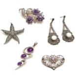 Qty of silver jewellery inc stone set flower brooch (5.5cm), amethyst stone set heart brooch,