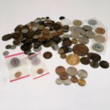 Qty of coins / tokens inc Henri Matisse France 20 euro coin, UK 25 ecu coin etc in a wooden House of