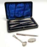Cased silver handled glove hooks, shoehorm (handle a/f), glove stretchers t/w Victorian silver