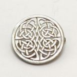 Silver celtic design brooch by Malcolm Gray (Ortak Silvercraft) - 3cm diameter & 9.6g - SOLD ON