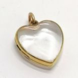 Antique unmarked yellow metal Essex crystal heart locket - 2.5cm with no obvious damage