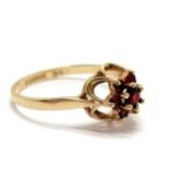 9ct hallmarked gold garnet cluster stone set ring - size N½ & 1.6g total weight