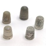 4 x sterling silver thimbles inc 1 by Charles Horner (1 is unmarked & decorated with a bird) - 18.5g