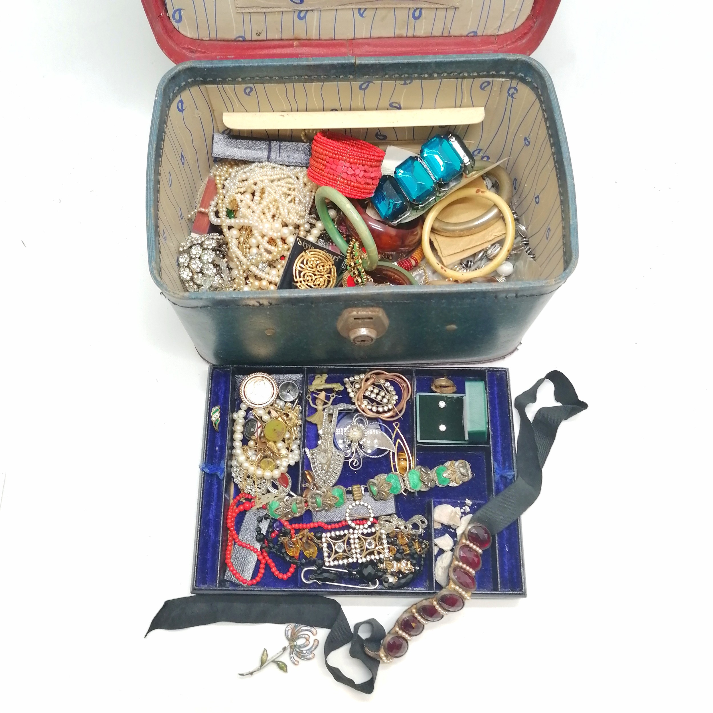 Vintage vanity case with costume jewellery inc coral bead necklace, strand of jet beads,