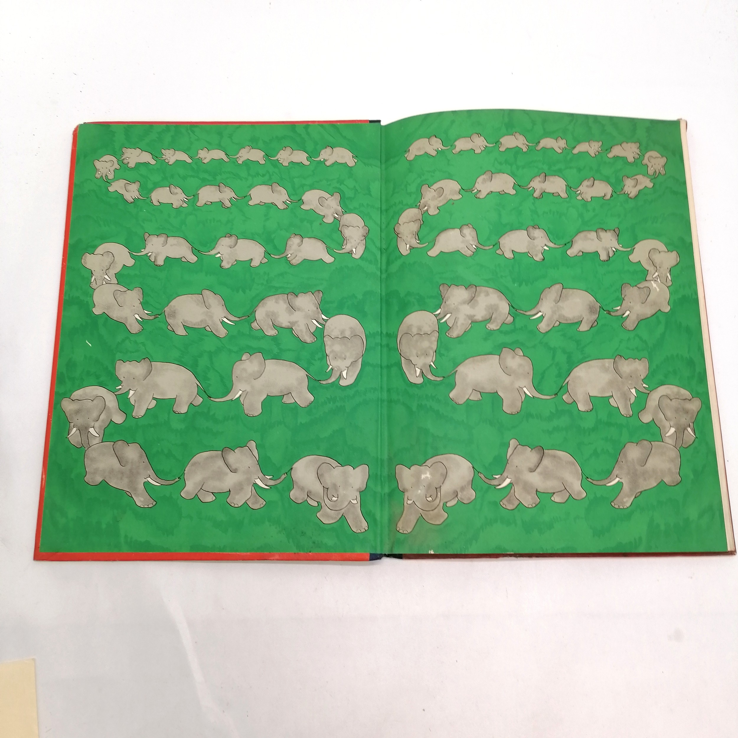 1931 book Histoire de Babar le petit elephant by Jean de Brunhoff (1899-1937) - has some water - Image 9 of 10