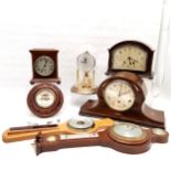 Camerer Cuss & Co mahogany mantle clock with gong strike movement (28cm x 21cm high - slight loss to