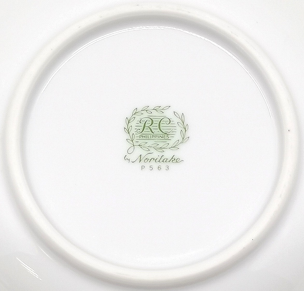 Noritake P563 blue and gold patterned dinner service incl. sauce boat- Chip to1 dinner plate, - Image 5 of 5