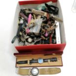 Large qty of mostly quartz wristwatches inc boxed Raymond Weil, Swatch, Tissot, Rotary with mother