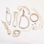 Qty of pearl jewellery inc 9ct gold mounted single earring, 2 x necklaces (1 a/f) & bracelet with
