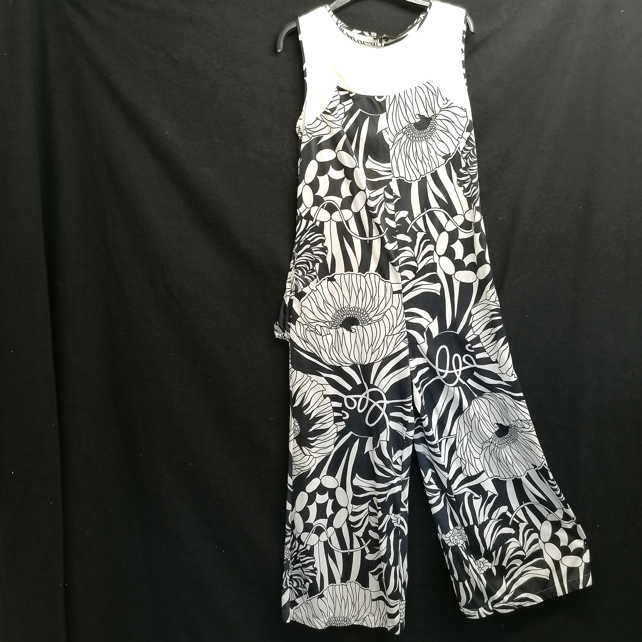 Sleeveless cowl neck hawaiian hibiscus and butterfly polyester dress 86cm bust, cotton coffee - Image 2 of 3