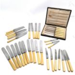 Boxed set of 6 tea knives T/w a quantity of various other knives
