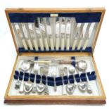 Matched silver plated canteen of cutlery - 6 place setting in an oak canteen box - 46cm x 28cm x 8cm