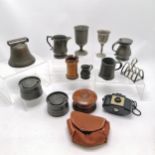 Qty of antique pewter inc 2 lidded inkwells with liners measuring 9.5cm, lidded tankard etc t/w