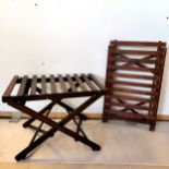 Pair of Vintage oak collapsible luggage racks, 42 cm wide, 72 cm length, 44 cm high, good used