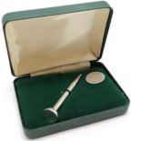 Boxed novelty sterling silver hallmarked golf tee t/w propelling pencil, 9 x 6cm. total weight of