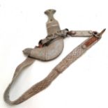 Eastern jambiya with horn handle and handworked silver detail with original belt - dagger 28cm high