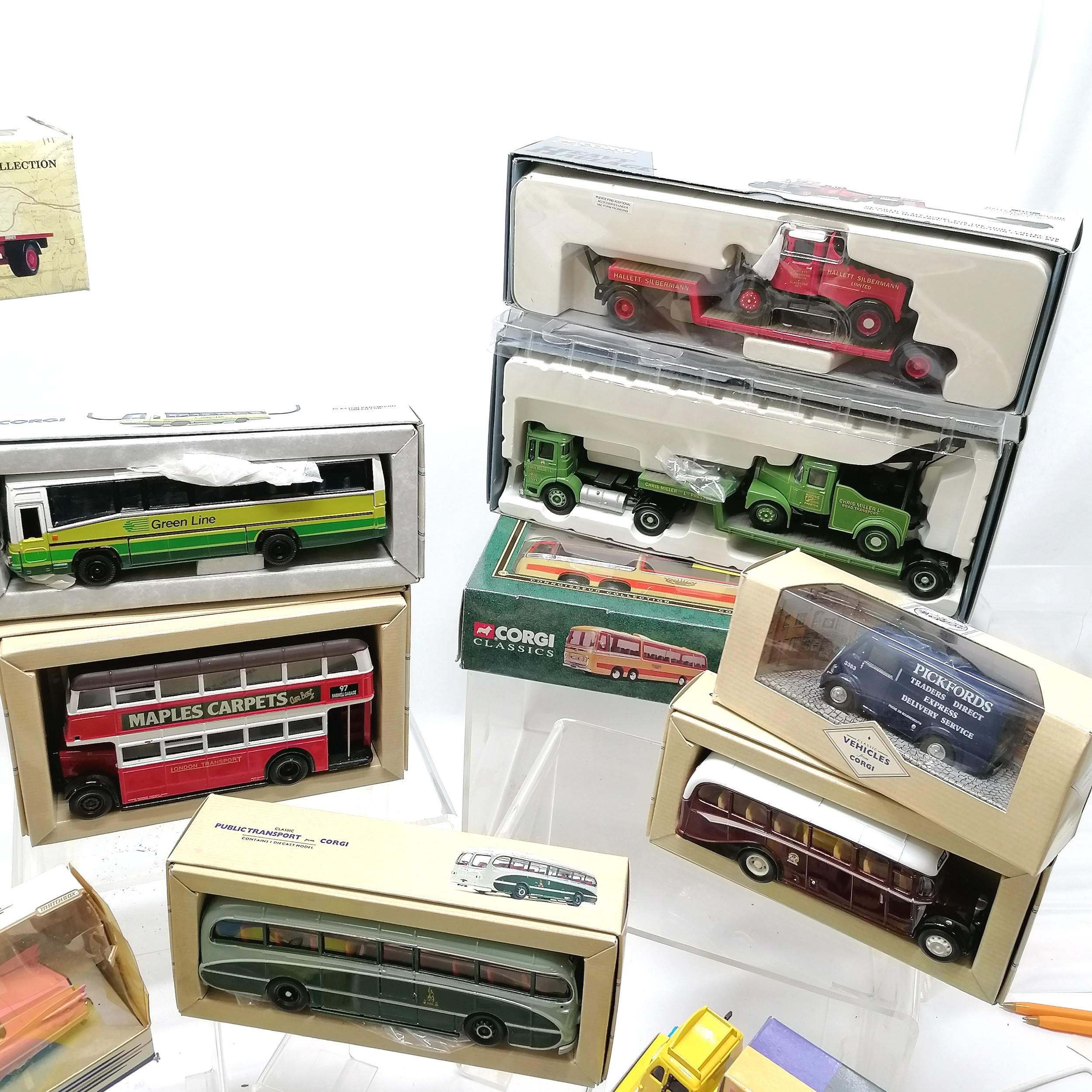 Qty of boxed Corgi, Gilbow, Solido etc inc buses & commercial vehicle, Dinky pink cadillac etc - Image 5 of 5