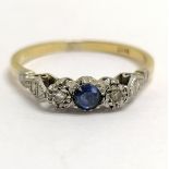 18ct marked gold sapphire & diamond ring - size R½ & 2.6g total weight