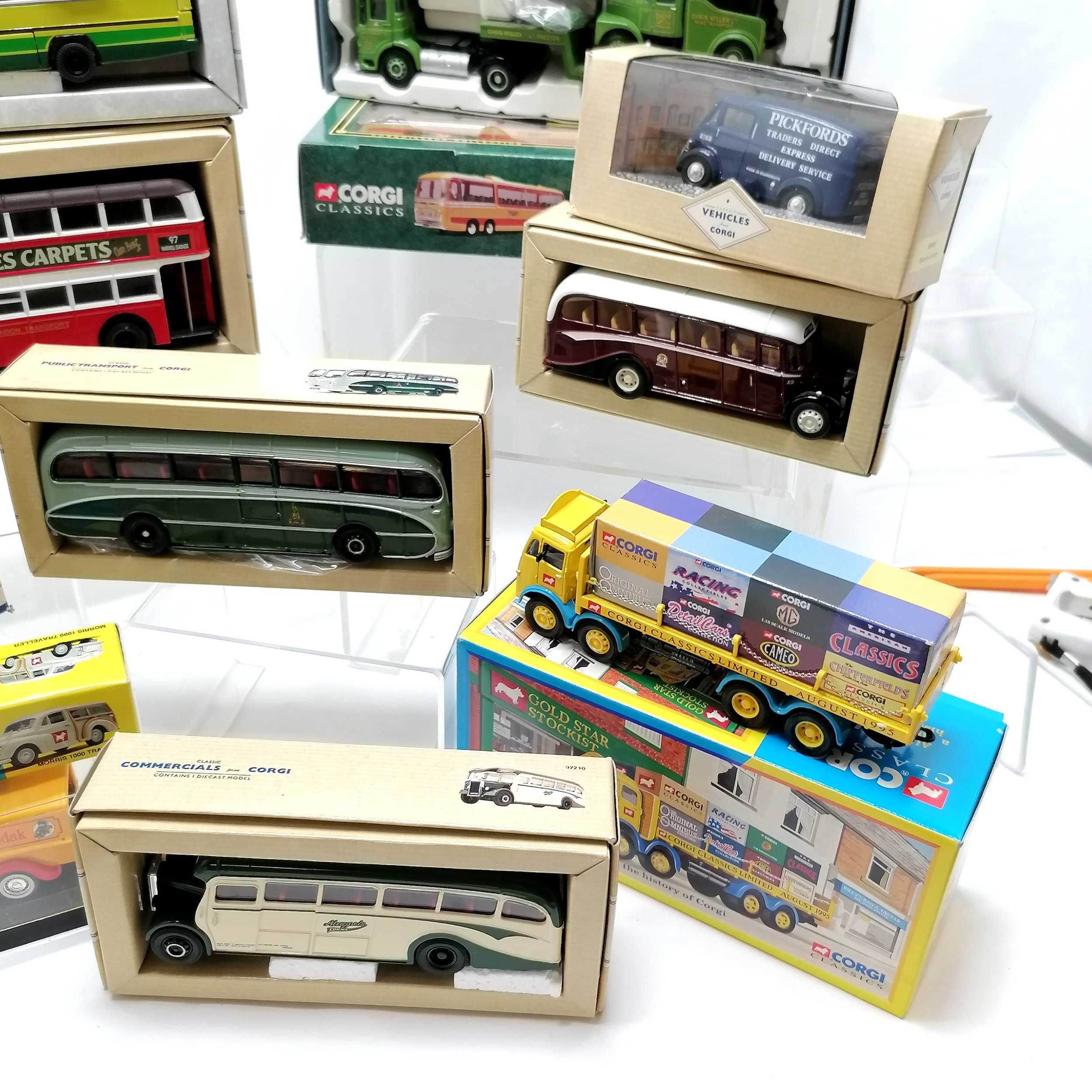 Qty of boxed Corgi, Gilbow, Solido etc inc buses & commercial vehicle, Dinky pink cadillac etc - Image 3 of 5