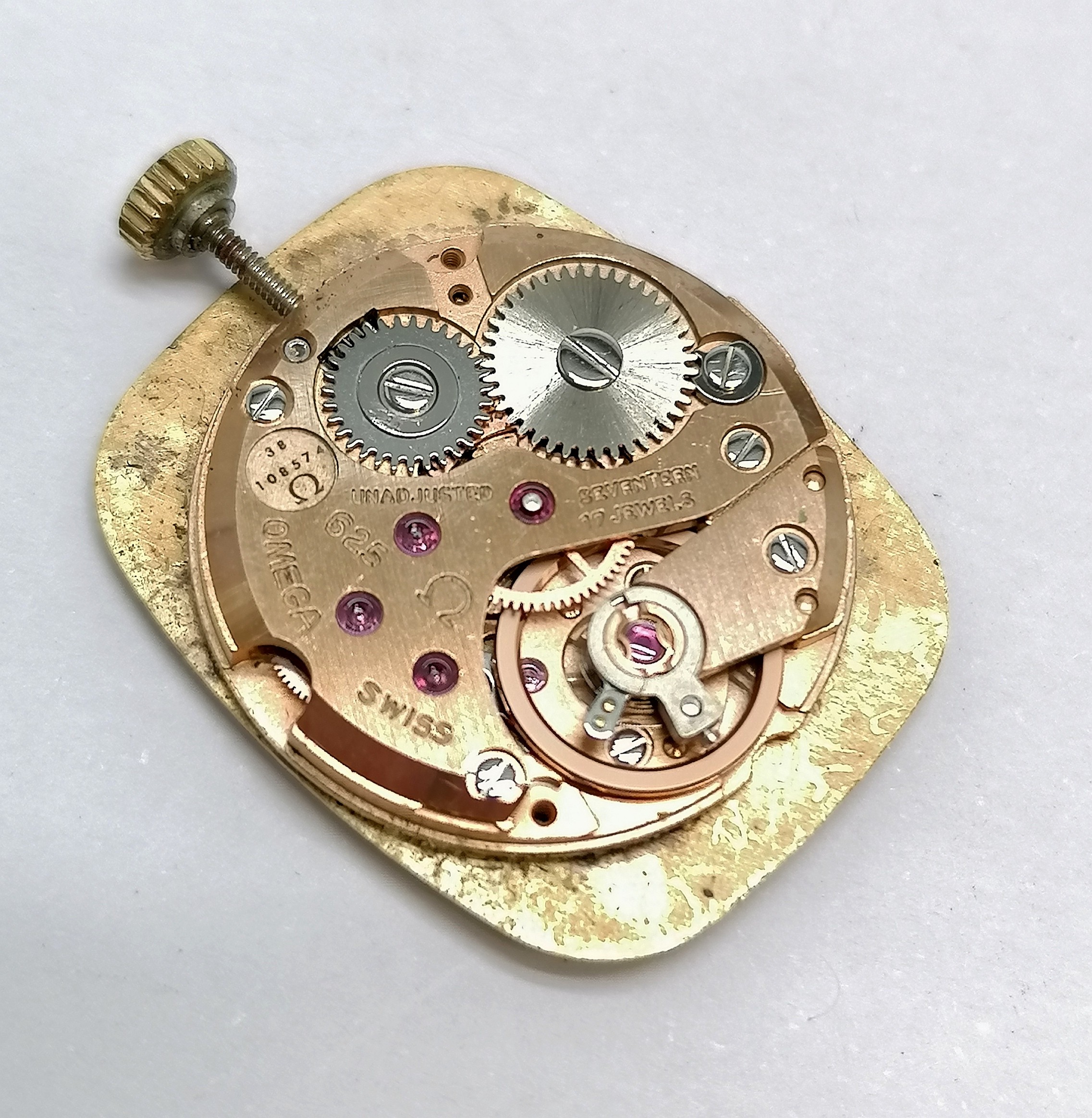 Omega mid-size manual wind wristwatch with 625 movement in a gold plated case on a stretchy - Image 2 of 3