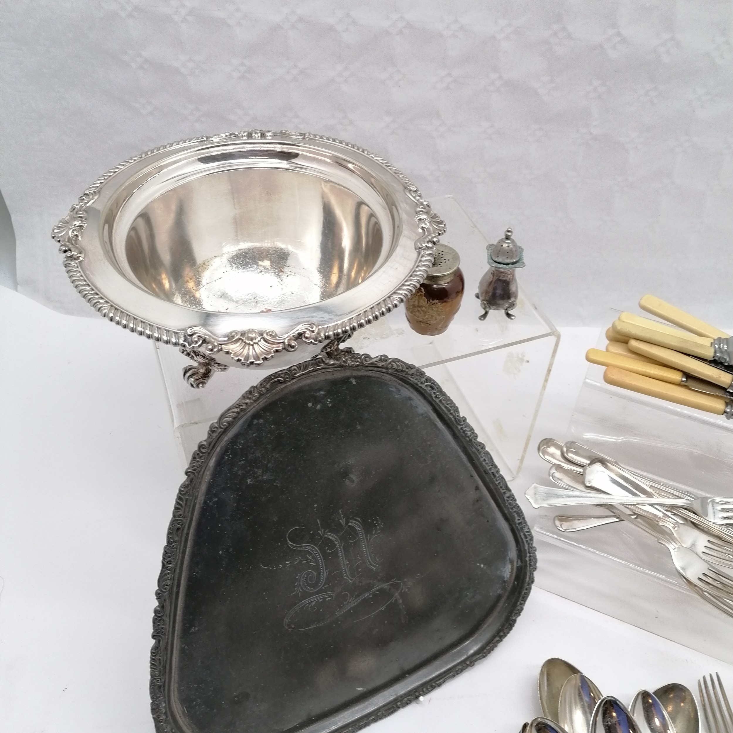 Qty of silver plated loose cutlery inc fiddle & thread pattern, Viners silver handled pie slice ( - Image 2 of 8
