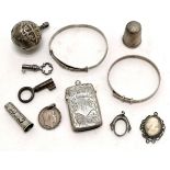 Antique silver hallmarked vesta case. 3.5 x 2.4cm, silver thimble, 2 silver bangles, etc. Total