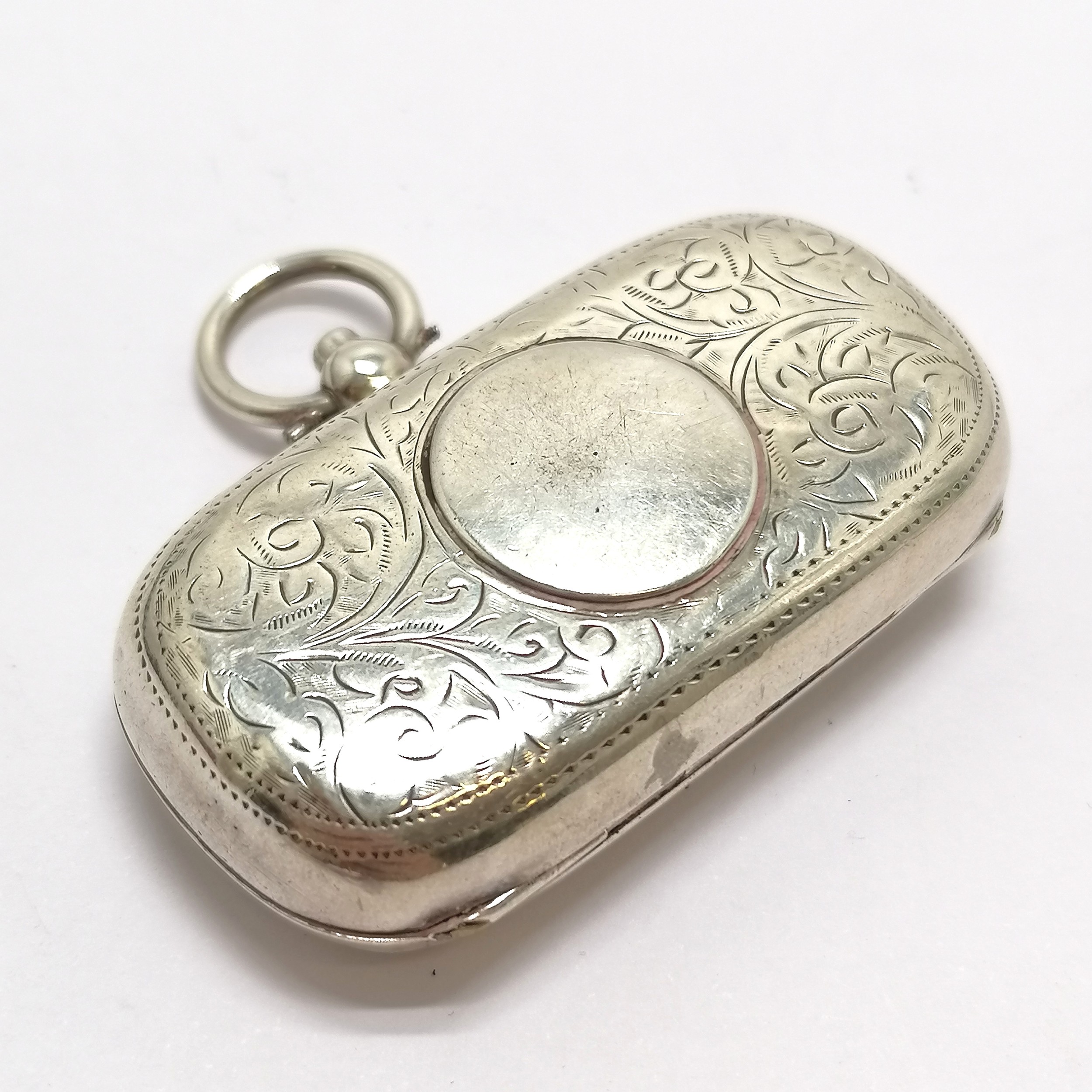 1909 Chester silver double sovereign holder by James Deakin & Sons - 5.2cm across & 27g total weight - Image 2 of 2
