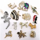 Qty of costume mostly animal brooches inc fish, scottie dogs, penguin, lizard etc