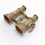 Antique unmarked gold binoculars design charm - 1.8cm & 1.5g ~ slight distortion to one