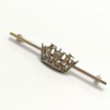 9ct marked white gold naval crown bar brooch - 5cm & 3.2g