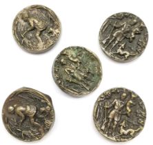 5 x unusual metal buttons depicting hunting with guns & dog - 26mm diameter and in used condition