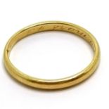 18ct marked gold band ring - size S & 2.6g ~ 2.2mm wide and has inside inscription