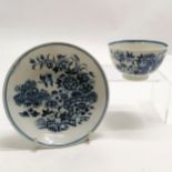 18th century Worcester blue & white fence pattern saucer (12.5cm diameter) t/w matched teabowl ~