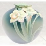 Franz porcelain daffodil vase, 17 cm high, 18 cm wide, in overall good condition.