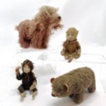 2 x antique jointed apes with poseable hands and glass bead eyes with mohair & felt bodies (15cm