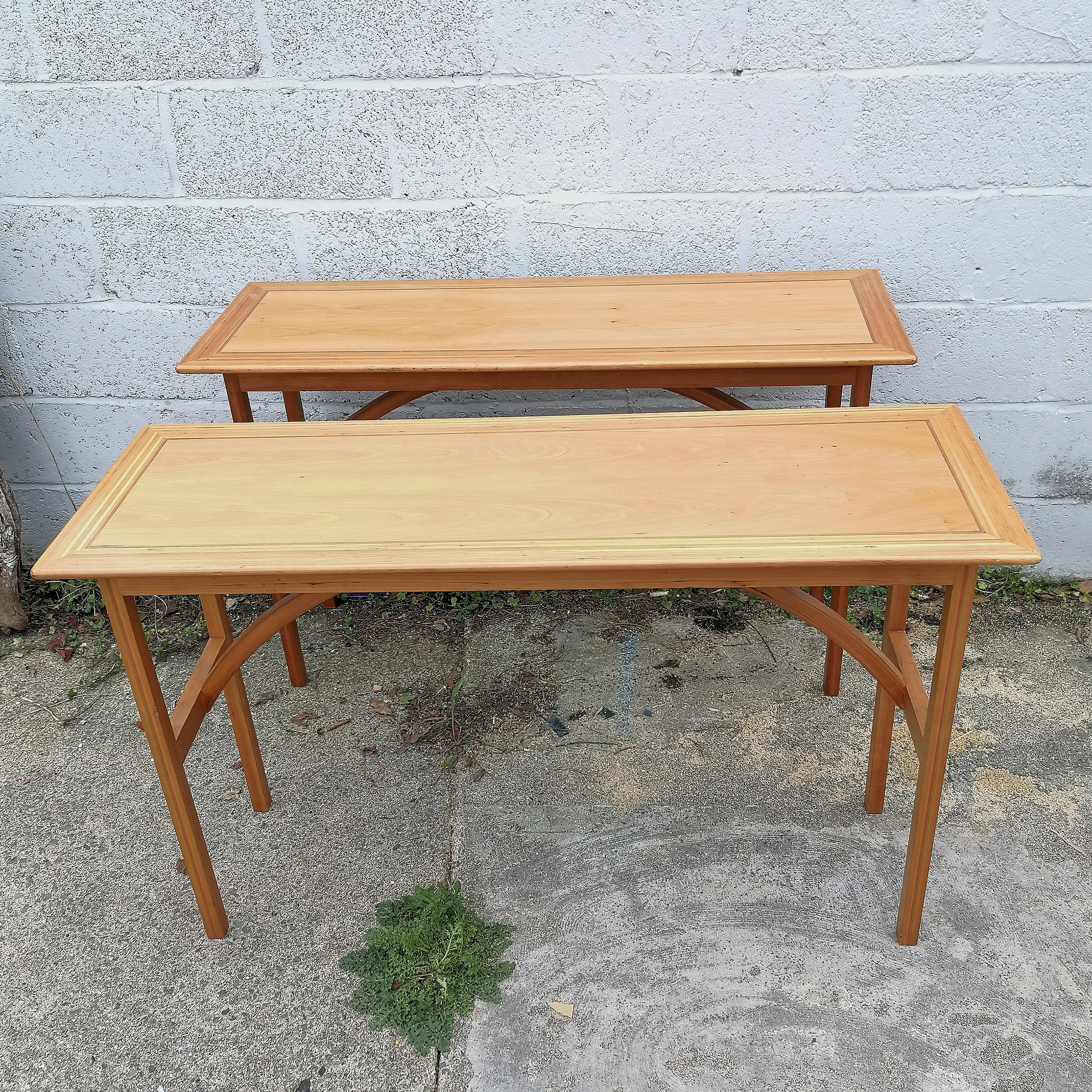 Pair of designer console tables in the school of John Makepeace with red / green wood inlay - Image 3 of 6
