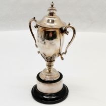 S Blanckensee & Sons Ltd 1938 Silver Netball H.A.Y.C. Challenge Cup on a wooden stand. Measures 20cm