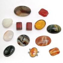 Qty of loose hardstones inc banded agate, cornelian, labradorite etc - largest 4cm