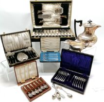 Cased silver plated 12 place setting fish eater / server set in original fitted box by John