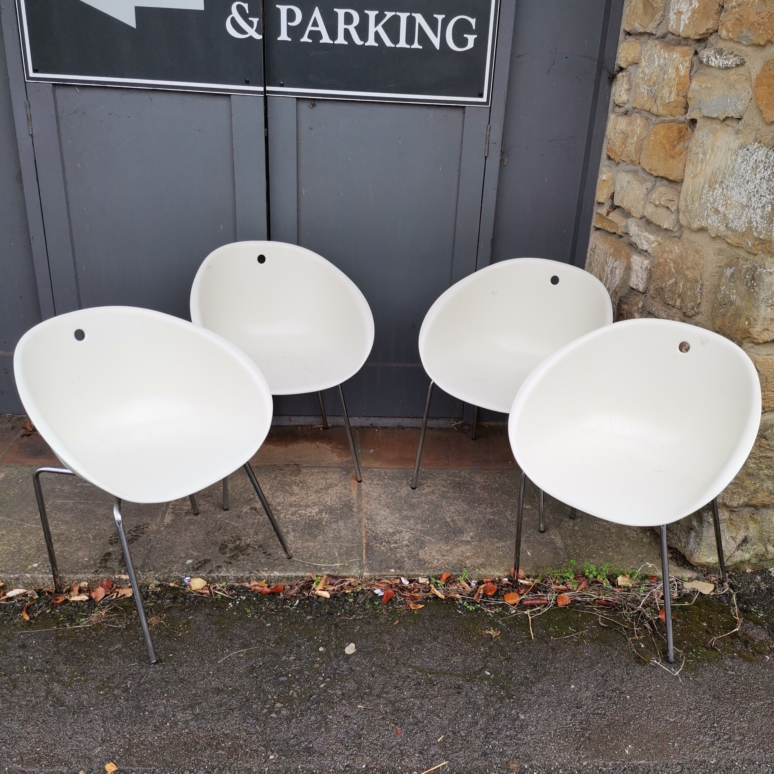 Set of 4 Retro Italian Pedrali "Gliss" Archirivolio design cream plastic chairs on chrome - Image 2 of 3