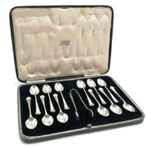Cased set of 1940 Art Deco silver 12 teaspoons & tongs by Allens (A Laurence Allen) - 168g & case