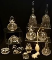 Swarovski Crystal clam shell with pearl t/w Stuart crystal scent bottles, crystal owl & swan etc.