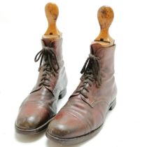 Pair of vintage tan leather boots with original trees size 6 (30cm long x total height 29cm)