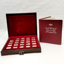 Cased collection of 25 x QEII silver jubilee ingots by John Pinches ~ approx total silver weight